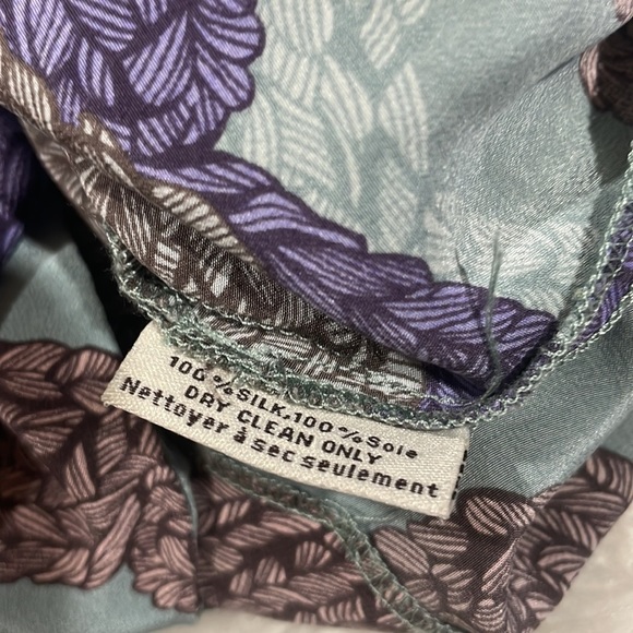 Tucker Silk Feather Patterned Ruffle Detail 3/4 Sleeve Dress - Picture 7 of 11